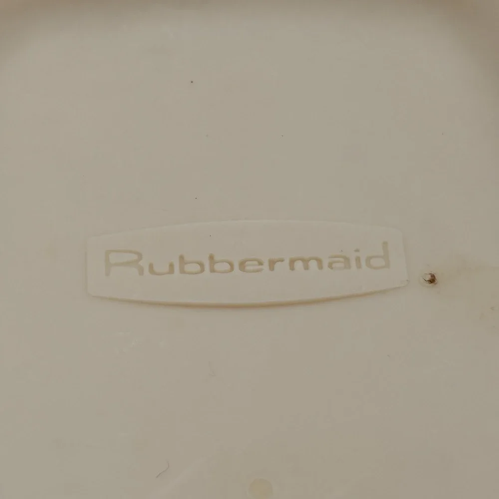 Rubbermaid Vanity Waste Basket Trash Can Almond Bathroom 2953-10